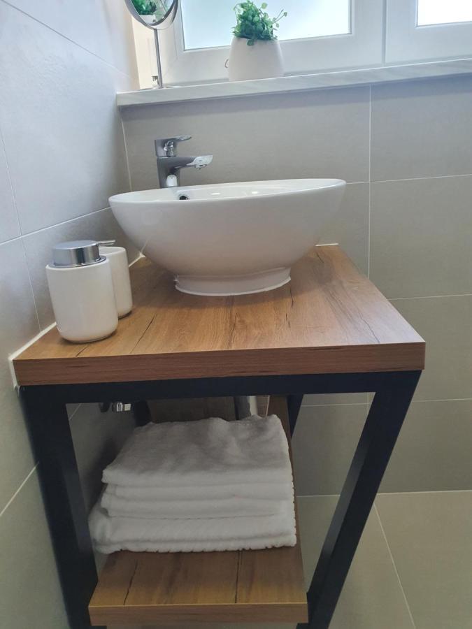 Apartman Leona 4*, Kantrida Rijeka Eksteriør bilde